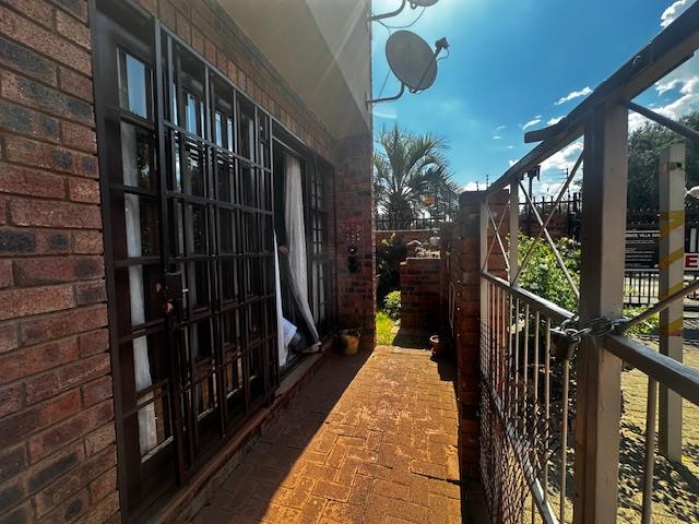 2 Bedroom Property for Sale in Langenhovenpark Free State